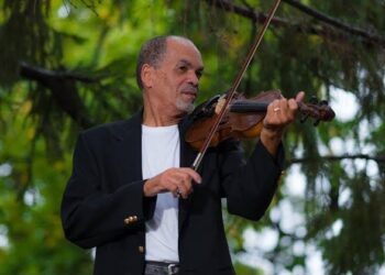 Género musical cabo-verdiano "Talaia Baxu" vai ter dia nacional