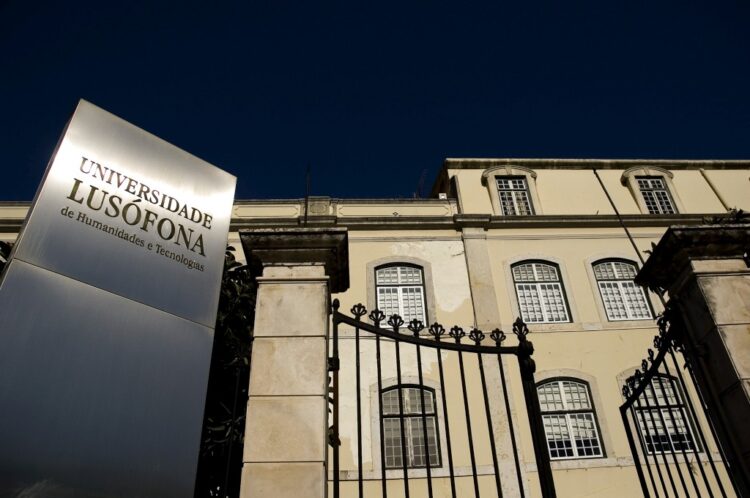 Grupo Lusófona tem 130 bolsas para estudantes dos estados-membros da CPLP 11 Grupo Lusófona tem 130 bolsas para estudantes dos estados-membros da CPLP