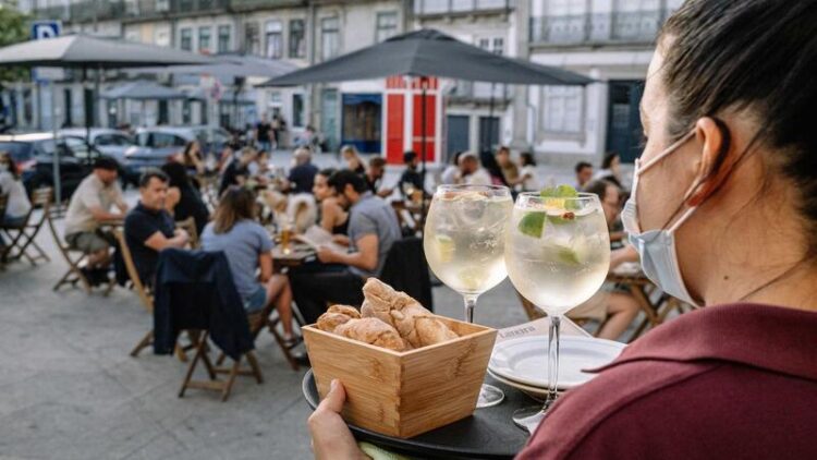 Hotelaria apreensiva com falta de trabalhadores qualificados