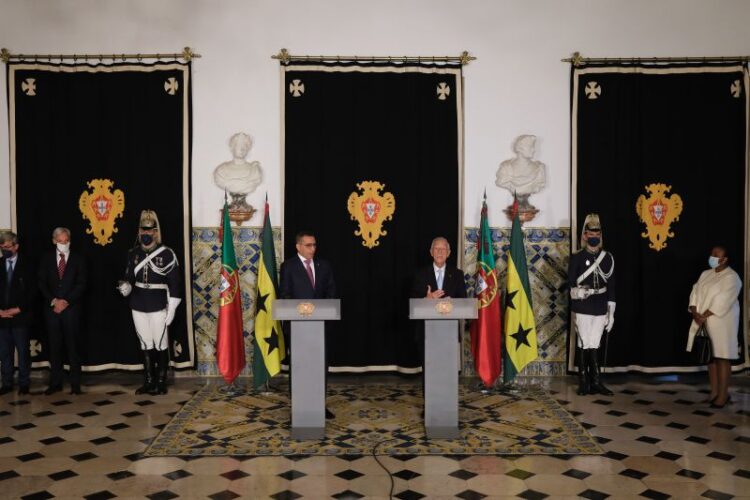 Marcelo quer "soluções mais expeditas" para facilitar vistos a são-tomenses