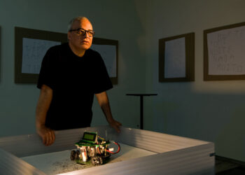 Foto: © Leonel Moura.