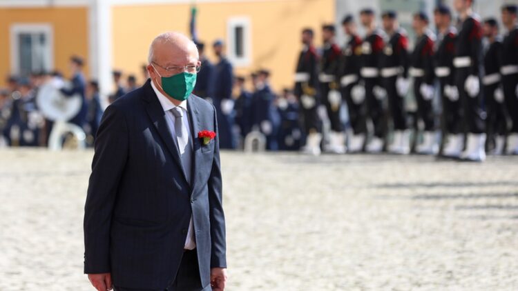 Santos Silva de acordo com abertura de Portugal ao mundo com origem na multissecular emigração