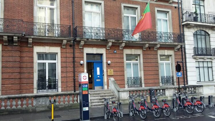 Secretário de Estado das Comunidades promete melhorar consulado de Londres até 2025 11 Secretário de Estado das Comunidades promete melhorar consulado de Londres até 2025