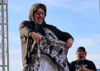 Açoriano faz comédia em português nos Estados Unidos com referências da Terceira