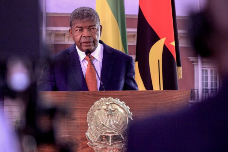 Angola. Presidente suspende saídas para o estrangeiro de membros do Governo central e local 11 Angola. Presidente suspende saídas para o estrangeiro de membros do Governo central e local
