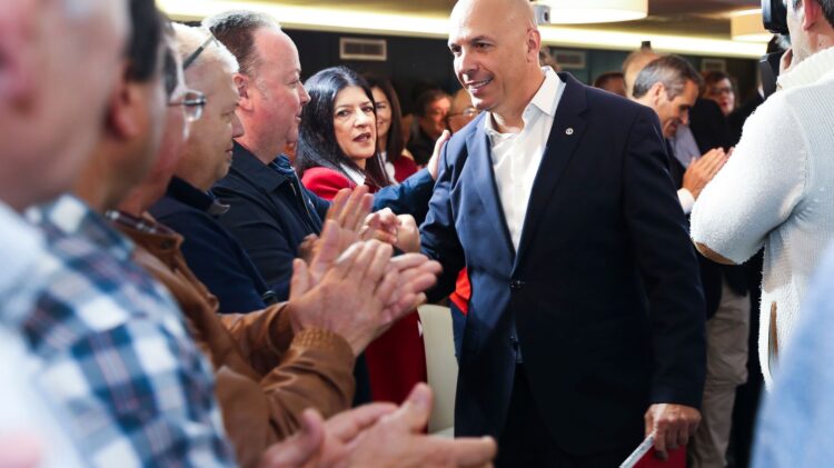 BES: Emigrantes na Venezuela pedem ajuda ao secretário de Estado das Comunidades 11 BES: Emigrantes na Venezuela pedem ajuda ao secretário de Estado das Comunidades