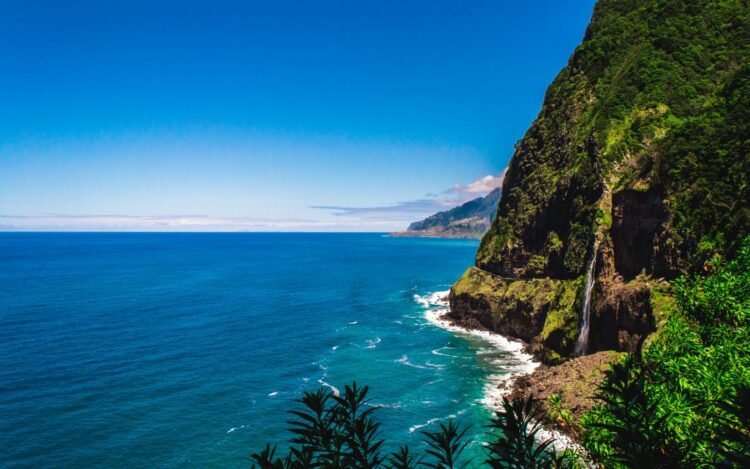 Comissão apresenta Estratégia renovada para as regiões ultraperiféricas da EU, incluindo Açores e Madeira 11 Comissão apresenta Estratégia renovada para as regiões ultraperiféricas da EU, incluindo Açores e Madeira