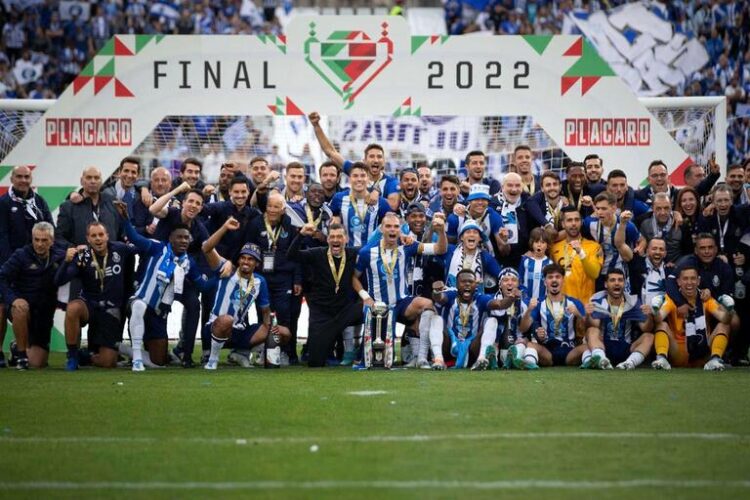 FC Porto faz a "dobradinha" e vence Taça de Portugal 11 FC Porto faz a "dobradinha" e vence Taça de Portugal