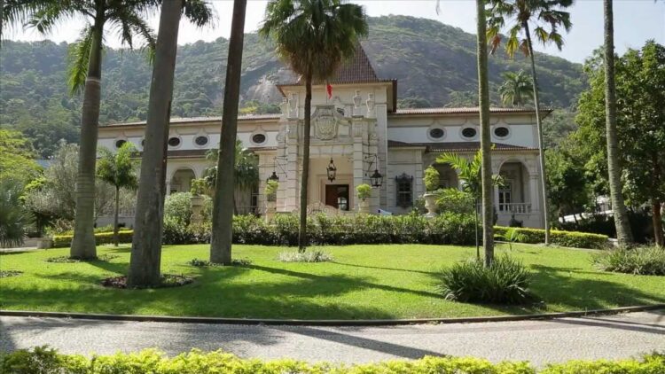 Funcionários no Brasil anunciam “greve geral” nos consulados e embaixada a partir de 6 de junho 11 Funcionários no Brasil anunciam “greve geral” nos consulados e embaixada a partir de 6 de junho