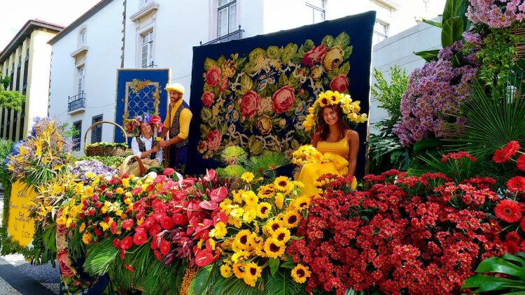 Madeira. Milhares no cortejo da Festa da Flor no Funchal 11 Madeira. Milhares no cortejo da Festa da Flor no Funchal
