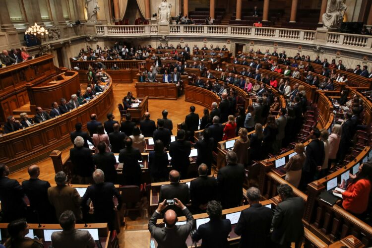 Partidos entregaram mais de 1.400 propostas de alteração à proposta orçamental 11 Partidos entregaram mais de 1.400 propostas de alteração à proposta orçamental