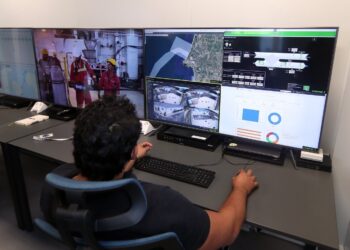 Cabo Verde liga-se ao cabo submarino EllaLink e quer exportar internet para África