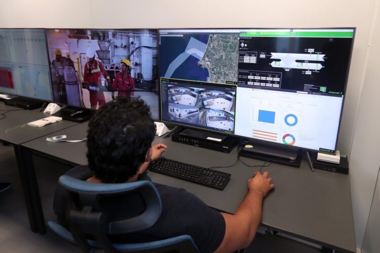 Cabo Verde liga-se ao cabo submarino EllaLink e quer exportar internet para África 11 Cabo Verde liga-se ao cabo submarino EllaLink e quer exportar internet para África