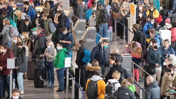 Caos nos aeroportos europeus. Cancelamentos de voos e milhares de passageiros retidos 11 Caos nos aeroportos europeus. Cancelamentos de voos e milhares de passageiros retidos