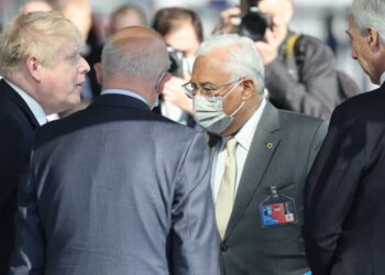 Costa retoma agenda esta segunda-feira e é recebido em Londres por Boris Johnson