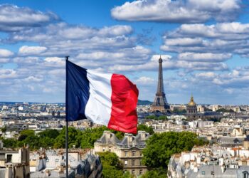 França. Extrema-direita e extrema-esquerda elegem franco-portugueses