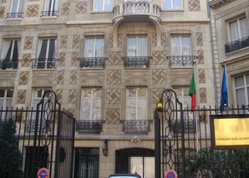 História da Embaixada de Portugal em Paris contada em livro