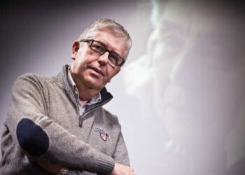 Jornalista Mário Augusto lança livro sobre fenómeno da emigração portuguesa para o Havai