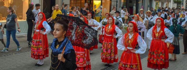 Luxemburgo: Muitos aplausos para marcha portuguesa na Festa Nacional