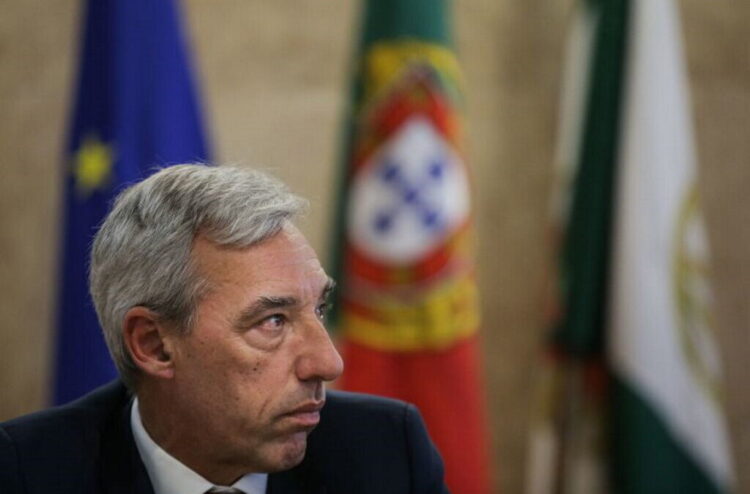 MNE compromete-se em dar resposta aos baixos salários em vários consulados 11 MNE compromete-se em dar resposta aos baixos salários em vários consulados