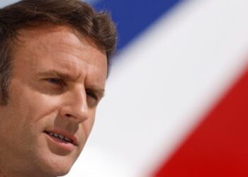 Macron pede "maioria sólida" e "despertar republicano" na segunda volta das legislativas
