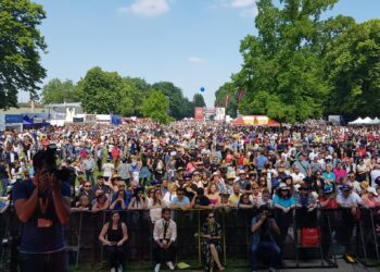Maior festa de portugueses em França vai realizar-se "quer chova ou faça sol". Paulo Cafôfo marca presença
