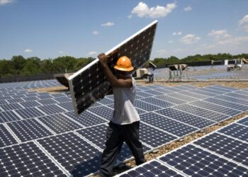 Moçambique vai lançar concurso para 60MW de projetos solares