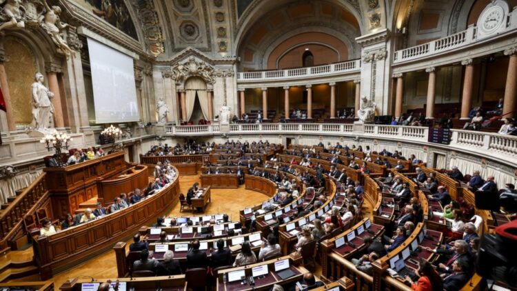 Orçamento do Estado entra hoje em vigor