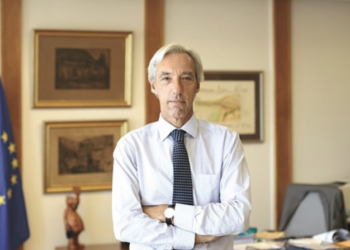 Reino Unido. Cravinho convida Jovens portugueses a regressar a Portugal