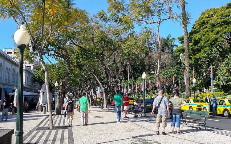 Albuquerque e Bolieiro enviam carta a António Costa a propor alteração ao Programa Regressar 11 Albuquerque e Bolieiro enviam carta a António Costa a propor alteração ao Programa Regressar