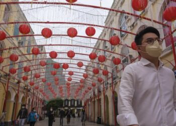 Covid-19: Macau reduz quarentenas em hotel para cinco dias, mas obriga permanência de três em casa