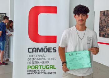 Entrega de diplomas de língua portuguesa junta centenas de famílias no Luxemburgo