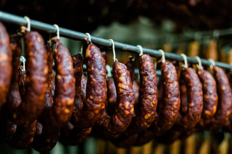 Existe uma relação entre a charcutaria e o cancro do cólon, dizem autoridades de saúde francesas 11 Existe uma relação entre a charcutaria e o cancro do cólon, dizem autoridades de saúde francesas