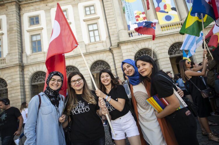 Federação Nacional de Educação: Falta apoio aos imigrantes nas escolas