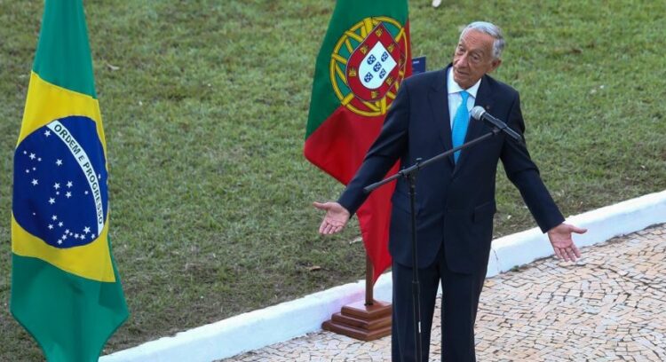 Marcelo já está no Brasil e aguarda "serenamente" desfecho quanto a almoço com Bolsonaro