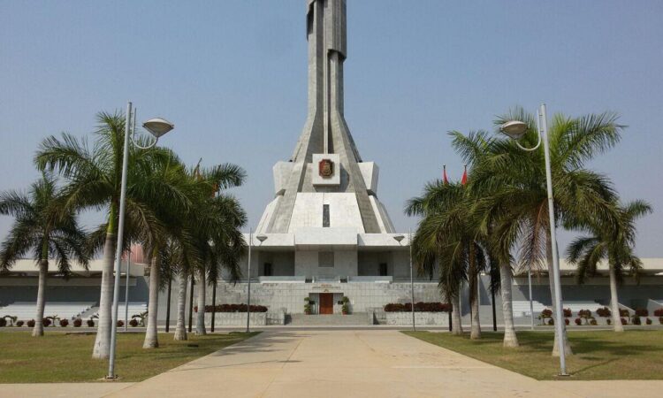 Memorial Agostinho Neto acolhe velório público de Eduardo dos Santos em Luanda a partir desta segunda-feira 11 Memorial Agostinho Neto acolhe velório público de Eduardo dos Santos em Luanda a partir desta segunda-feira