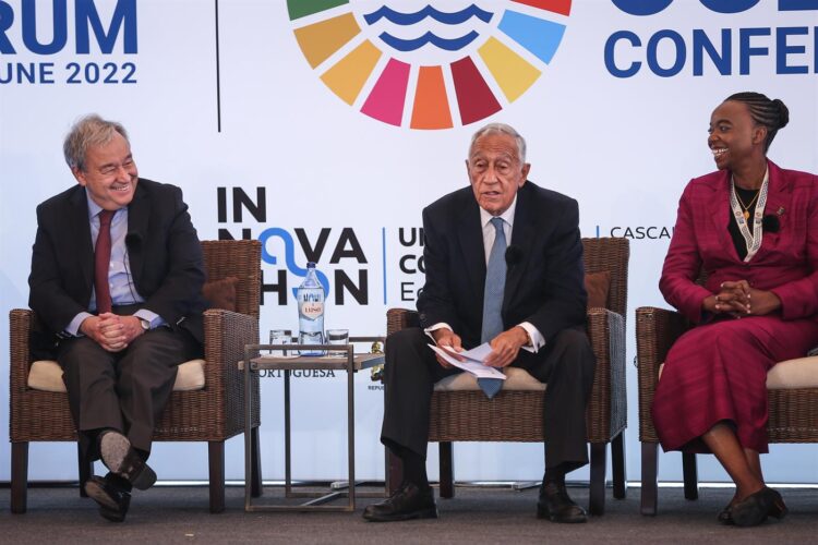 Marcelo apela ao "firme respeito pela diferença" no Dia Internacional da Tolerância 11 Marcelo Rebelo de Sousa, Presidente da República Portuguesa, com António Guterres na cerimónia de abertura da Conferência dos Oceanos
© EPA