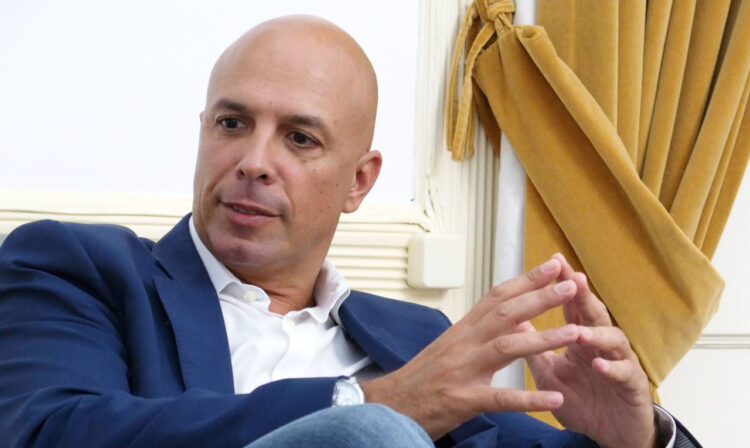 Paulo Cafôfo desloca-se aos Estados Unidos para reforçar ligações com as comunidades portuguesas