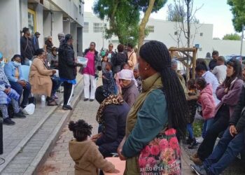 Trabalho precário e abandono dos estudos dificultam integração de cabo-verdianos em Portugal, diz estudo