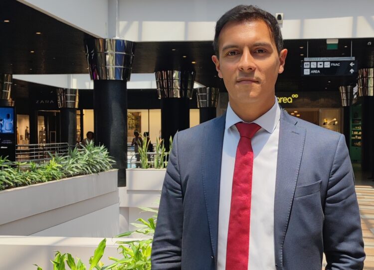 Entrevista: Pedro Rupio, Presidente do Conselho Regional das Comunidades Portuguesas na Europa 11 Entrevista: Pedro Rupio, Presidente do Conselho Regional das Comunidades Portuguesas na Europa