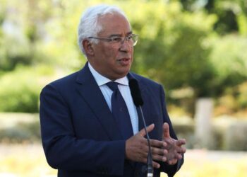 Costa diz que reforma consular permitirá a cada pessoa "ter um consulado no telemóvel"