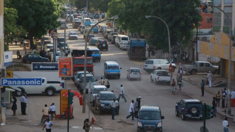 Angola/Eleições: Catorze milhões de eleitores angolanos escolhem hoje novo Presidente e membros do Parlamento