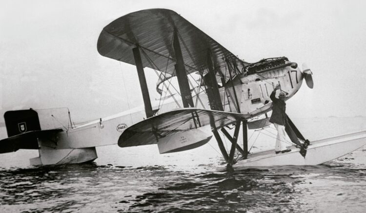 Biblioteca Municipal de Bragança acolhe exposição do centenário da primeira travessia aérea do Atlântico Sul 11 Biblioteca Municipal de Bragança acolhe exposição do centenário da primeira travessia aérea do Atlântico Sul