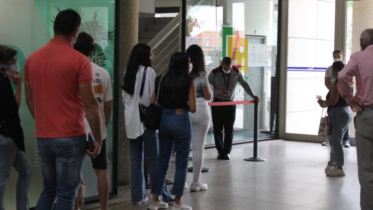 Burocracia é principal barreira para os emigrantes 11 Burocracia é principal barreira para os emigrantes