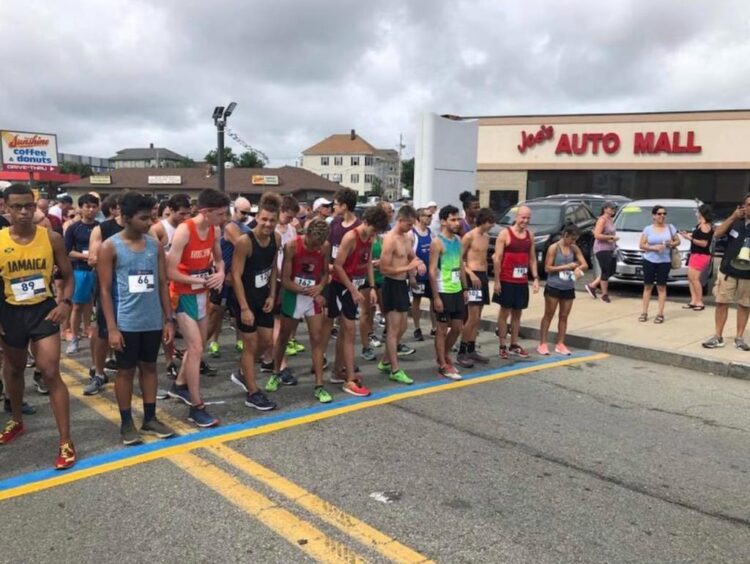 EUA. Tradicional corrida do Santíssimo Sacramento reúne centenas de emigrantes em New Bedford 11 EUA. Tradicional corrida do Santíssimo Sacramento reúne centenas de emigrantes em New Bedford