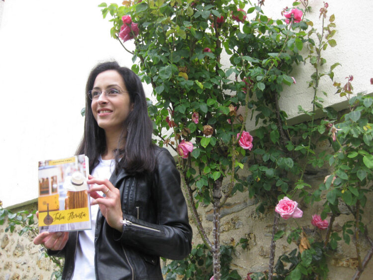 “Júlia Florista” de Alexandra Vieira, um romance para explicar aos franceses o que é o Fado 11 “Júlia Florista” de Alexandra Vieira, um romance para explicar aos franceses o que é o Fado