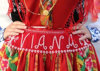 Mais de um milhão de pessoas assistiram ao emblemático cortejo Romaria d´Agonia em Viana do Castelo