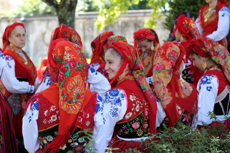 Mordomas voltaram às ruas de Viana do Castelo carregadas de "emoção" e "chieira" 11 Mordomas voltaram às ruas de Viana do Castelo carregadas de "emoção" e "chieira"