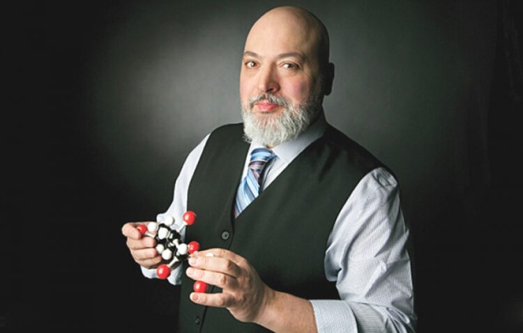 Luso-canadiano desenvolve vacinas reconhecidas pela OMS 11 Luso-canadiano desenvolve vacinas reconhecidas pela OMS