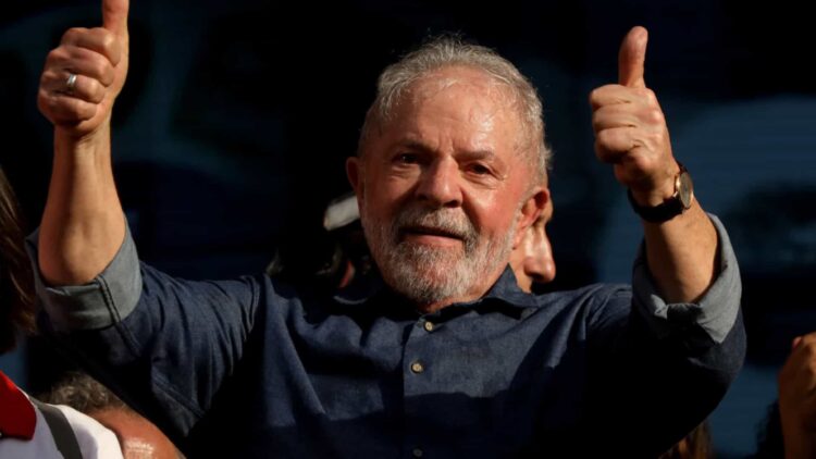 Lula acusa Bolsonaro de querer mexer no salário mínimo 11 Lula acusa Bolsonaro de querer mexer no salário mínimo
